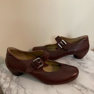 Ecco Comfort Leather Mary Jane Clogs